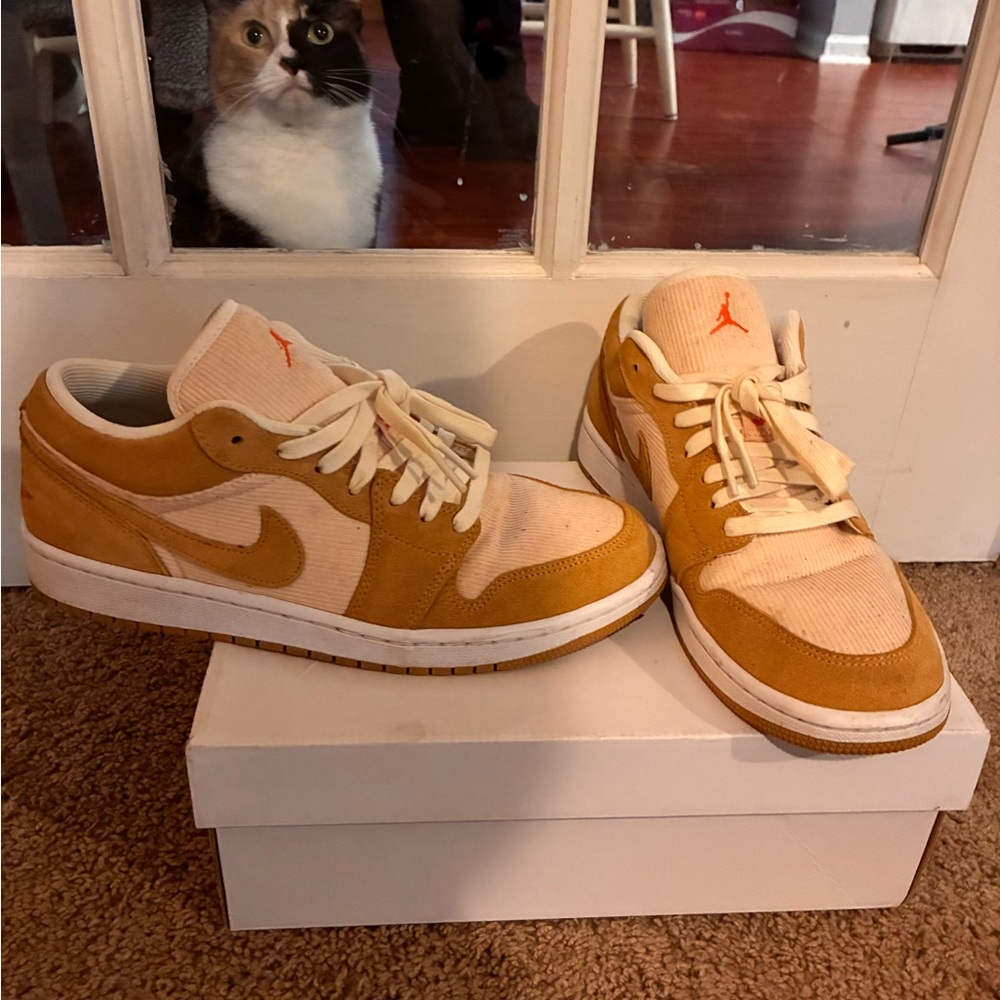 Jordan 1 low SE wmns 11